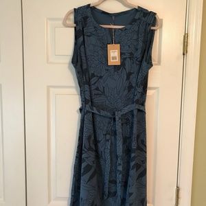 NEW Royal Robbins Spotless Traveler Dress - Sleeveless blue floral